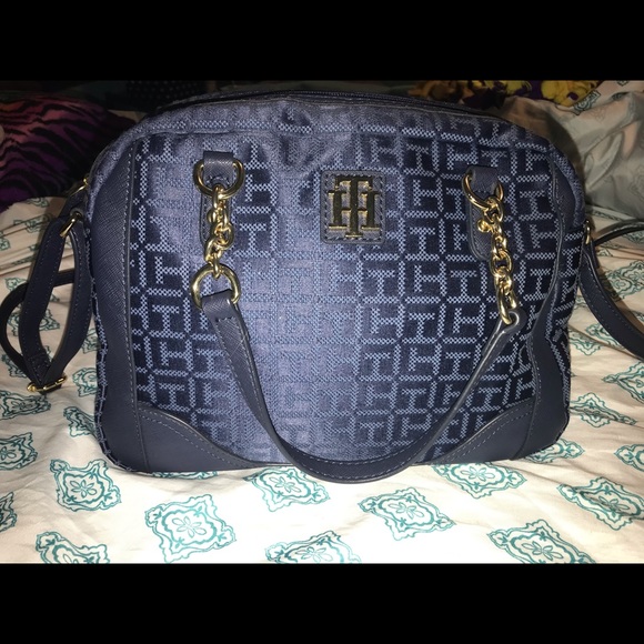 Tommy Hilfiger Handbags - Tommy Hilfiger handbag